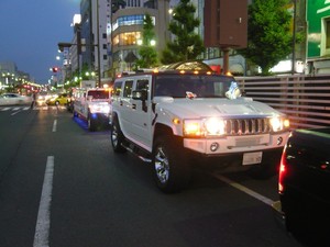 ハマーとハマーリムジンとハマー　豊橋の街を・・・